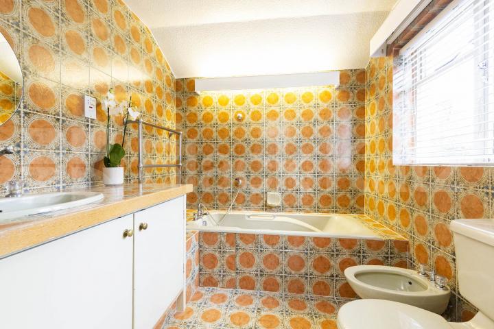 A elegant and historic 16th century detached house on an exclusive street   Totteridge Common, Highwood Hill